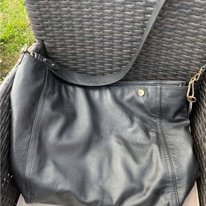 Elegant Black Leather Shoulder Bag